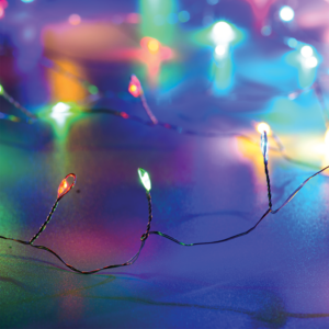 ACA Lighting X01503117 50 клъстер LED гирлянд RGBY сребриста медна тел батерии 3×AA IP20 2.5м + 30см 3W