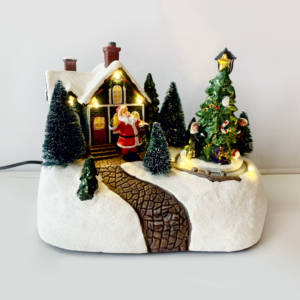 ACA Lighting X0301 LED топла светлина декор мултицветно селище + въртящо дърво + музика 4.5V (адаптер)   3AA (бат.) 19×13.5×15.5см