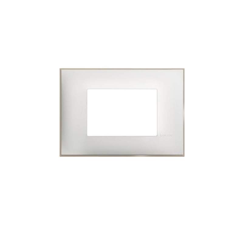 legrand-3-modulna-ramka-classia-legrand-byal-saten.jpg BTicino 8005543633984 3-МОДУЛНА РАМКА CLASSIA БЯЛ САТЕН