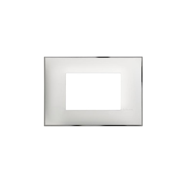 legrand-3-modulna-ramka-classia-legrand-byalo-s-khrom.jpg BTicino 8005543638484 3-МОДУЛНА РАМКА CLASSIA БЯЛО С ХРОМ
