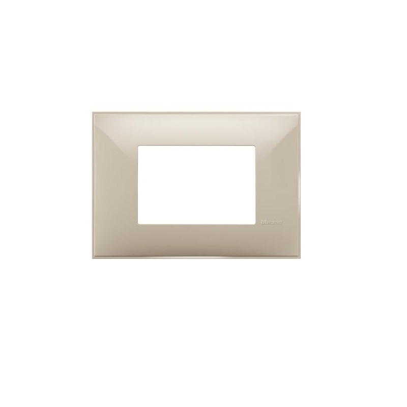 legrand-3-modulna-ramka-classia-legrand-krem.jpg BTicino 8005543633823 3-МОДУЛНА РАМКА CLASSIA КРЕМ