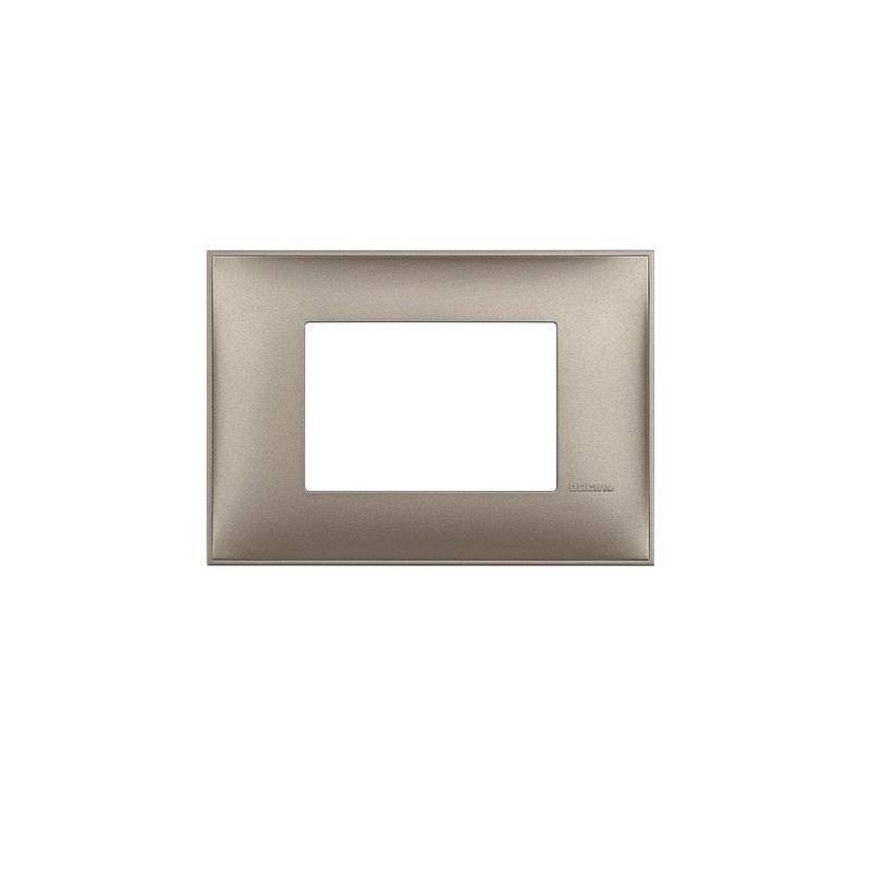 legrand-3-modulna-ramka-classia-legrand-titan.jpg BTicino 8005543633960 3-МОДУЛНА РАМКА CLASSIA ТИТАН