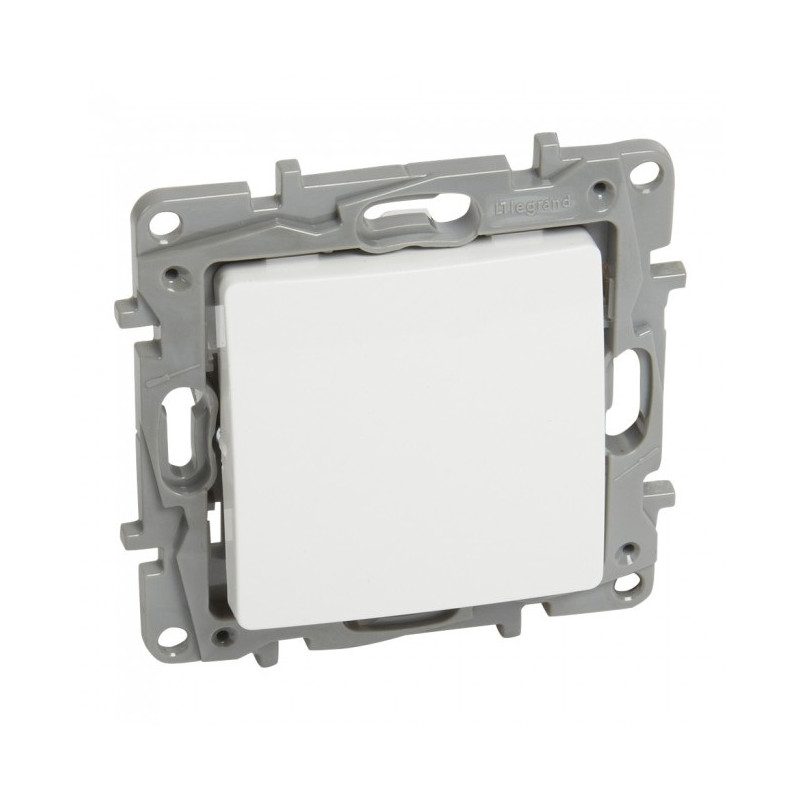 legrand-avtomatichen-buton-6-a-250-v-niloe-legrand-byal.jpg Legrand 3414970682406 АВТОМАТИЧЕН БУТОН 6 A 250 V~ NILOE БЯЛ