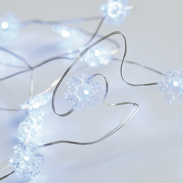 ACA Lighting X01202114 Мотив снежинка – 20 LED студена бяла светлина сребриста медна тел батерии 2×AA IP20 2м + 10см 1.2W