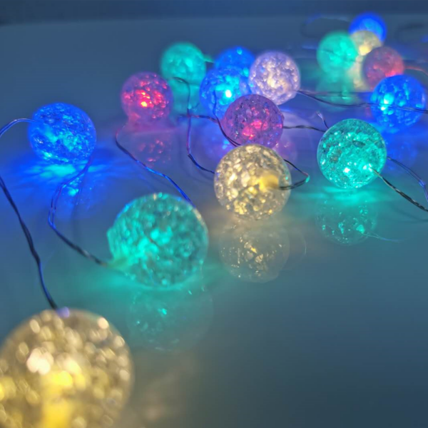 ACA Lighting X01203116 Топки – 20 LED гирлянд RGBY сребриста медна тел батерии 2×AA IP20 2м + 10см 1.2W