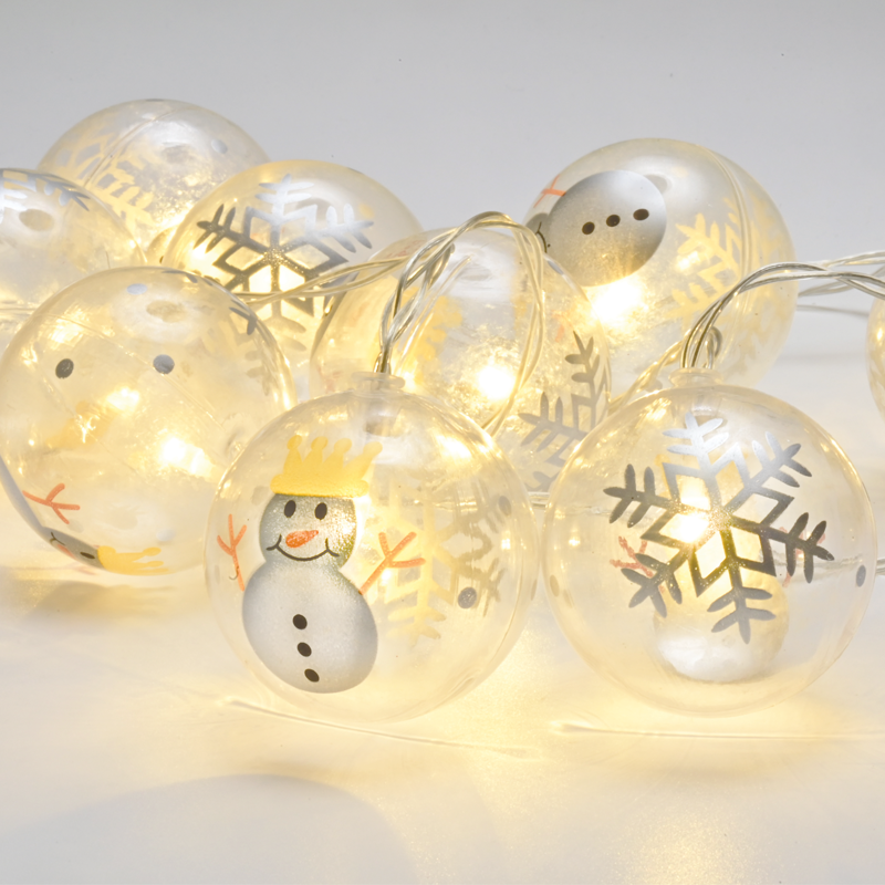 x061011247.png ACA Lighting X061011247 Пластмасова топка снежен човек – 10 LED батерии 3×AA топла светлина IP20 135 + 30см прозрачен кабел
