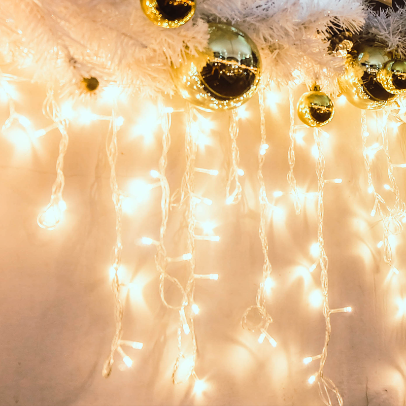 x08144124.png ACA Lighting X08144124 144 LED ледени висулки топла светлина адаптер 31V DC мигащ режим IP44 300×60см прозрачен кабел