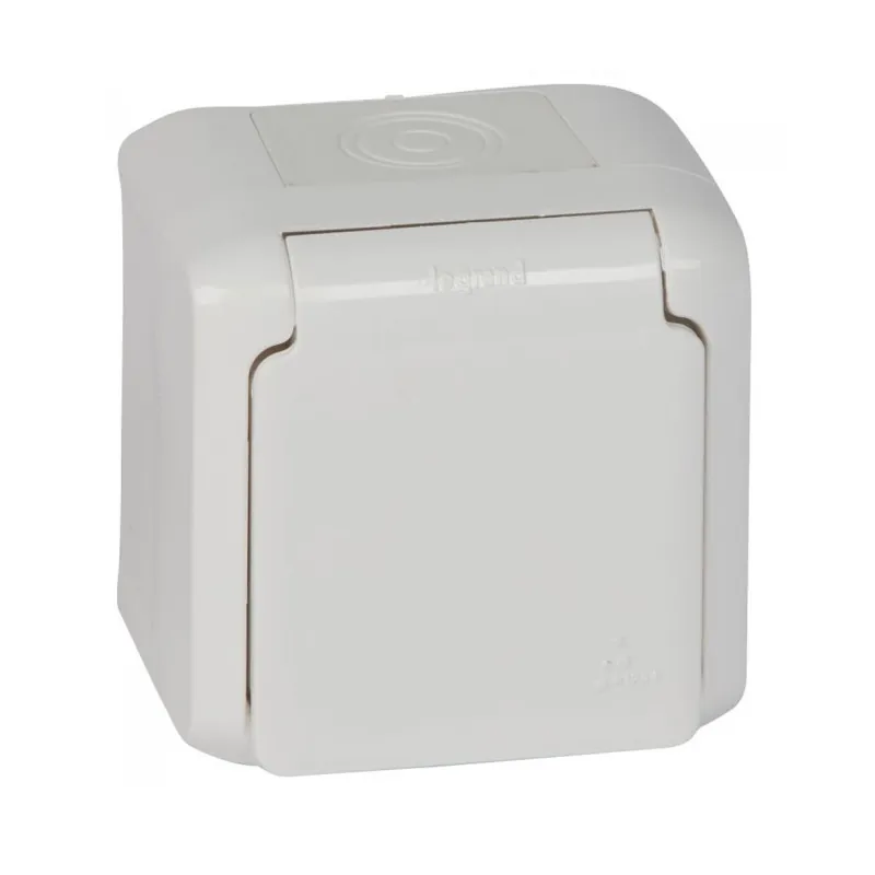 Legrand 3245067823736 КОНТАКТ ШУКО 16А ЗА ОТКРИТ МОНТАЖ FORIX БЯЛ