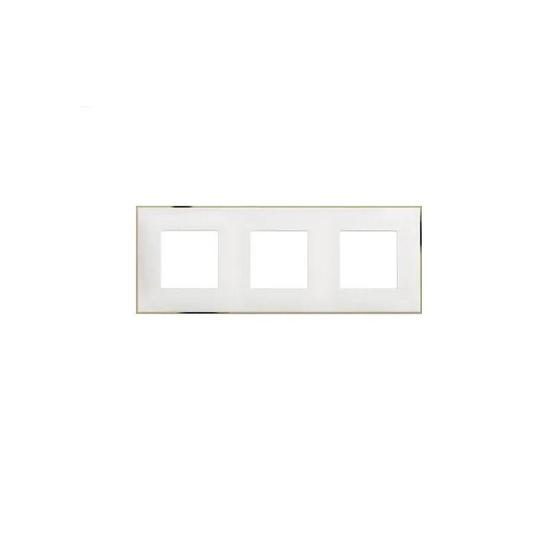 BTicino 8005543636657 ТРОЙНА РАМКА CLASSIA БЯЛО С ЗЛАТНО
