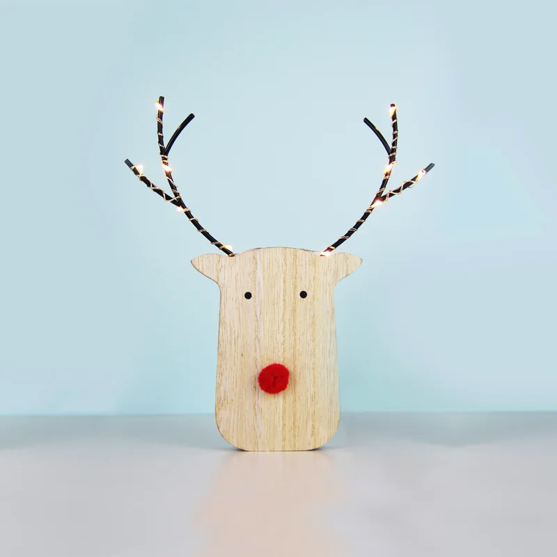 x05101101.png ACA Lighting X05101101 Дървена еленска глава – 10 мини топли LED медна тел бат. (2×AA) IP20 17×3×18см