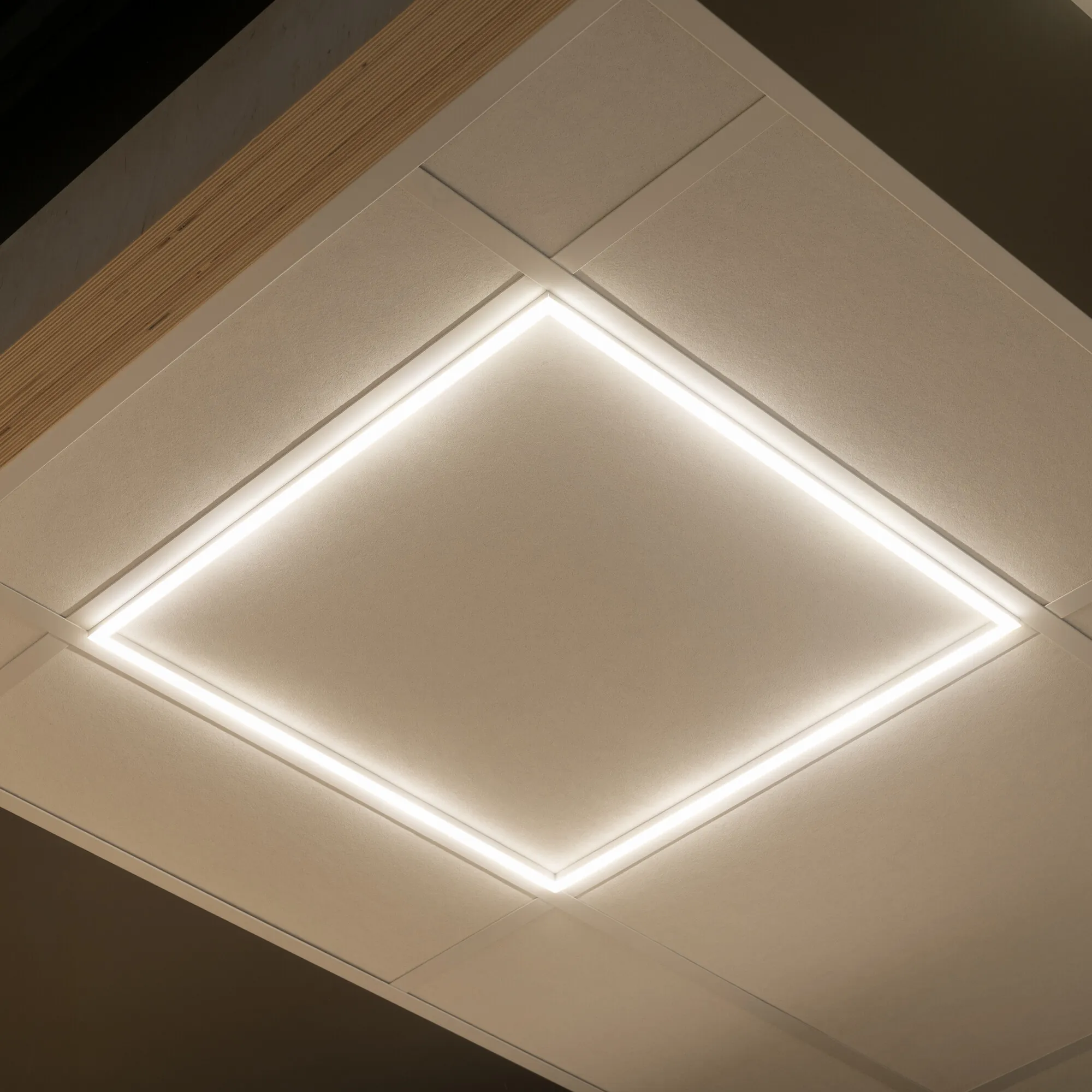 Kanlux 26779 LED осветителна рамка AVAR CCT AVAR 6060 32W-CCT