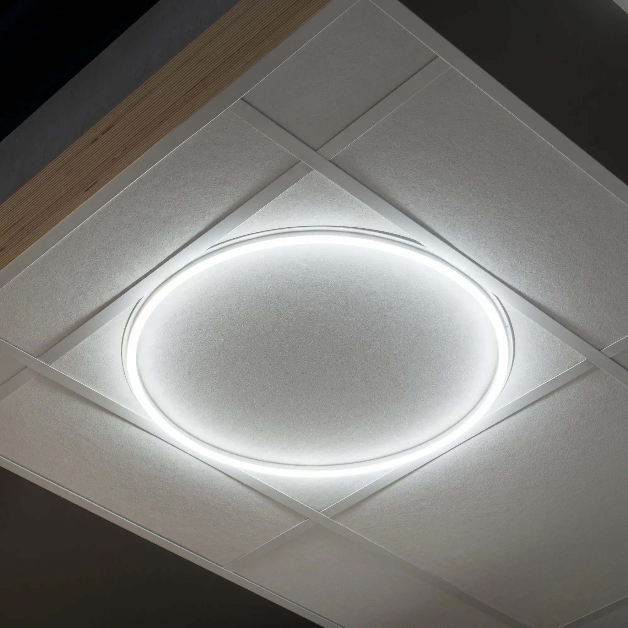 Kanlux 26785 LED осветително тяло AVAR O 6060 40W-NW